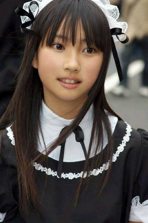 Hallo.. Aku si pemalu tetapi tegas.. Jalani hidup dengan ceria dan tersenyum.. namaku Emiko ^^
