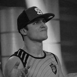 APOYAMOS INCODICIONALMENTE A GINO PESARESSI , ES NUESTRO IDOLO @ginopesaressi
