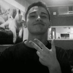 Cuide de quem corre do seu lado e quem te quer bem, essa é a coisa mais pura. / Só dela, @wanessapaiani s2