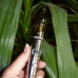 adhérente #Aiduce  _ vapoteuse libre!  et qui veut le rester!
