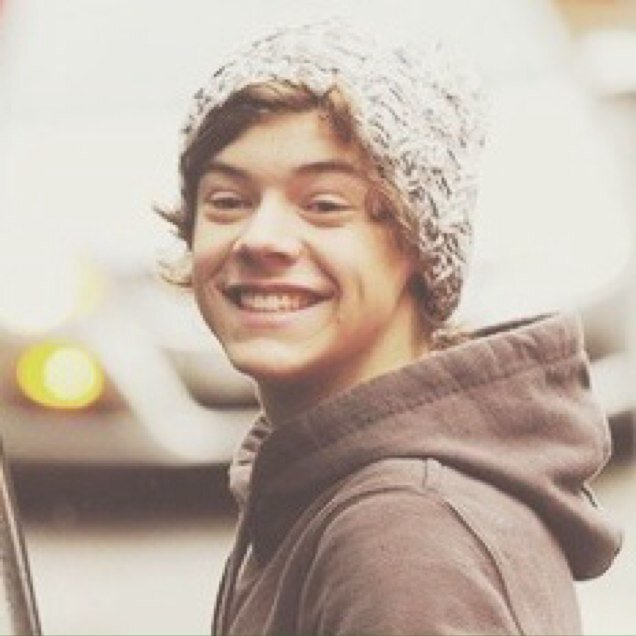 Follow @harryslaysurfav pls! Ily :)