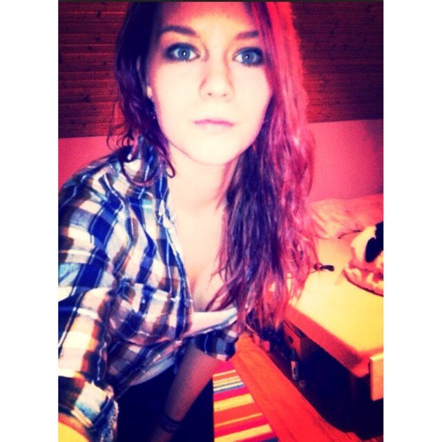 Hey I'm Pauline, 17 y.o. teenager from Czech Republic. I love tennis, dance and music :) #EdSheeran #1D #KatyPerry and more..