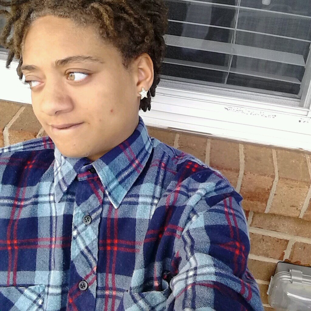 22..guess im single for da tyme bein..im smke drank n love to have sex wanna no anydang else hmu  #rainbowgang