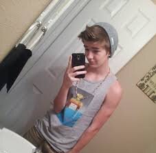 Jorden_Sanders's profile picture. Jorden. 17. In a relationship with @_BrittanyyLove