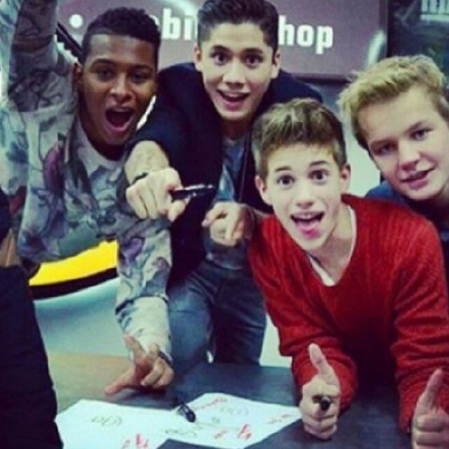 @TweetMainStreet @reinduif @nilskaller @owenplayfair @0547daan | if you can dream it, you can do it | 1/5 | nf = nfb {mainiacs} |
