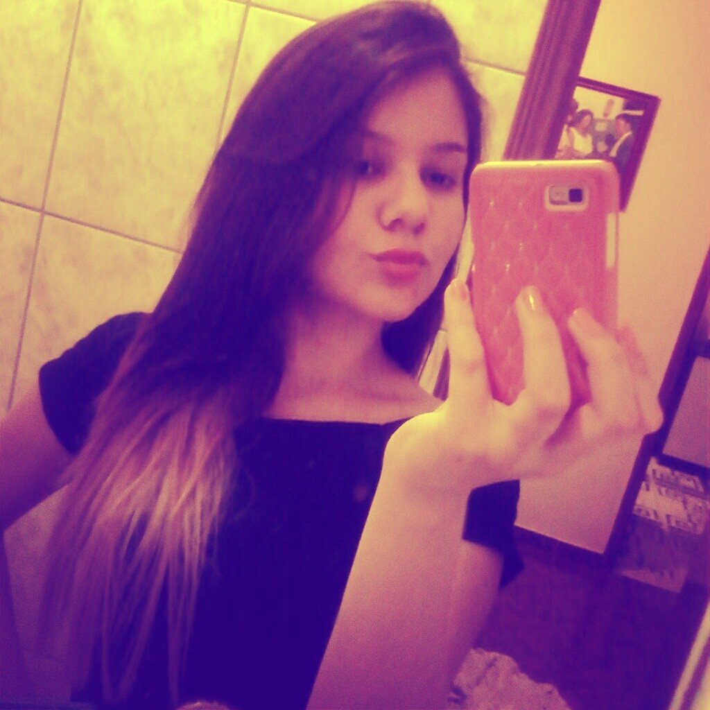 Impaciente, impulsiva
imprevisível, bipolar, um leão em pele de cordeiro ;)