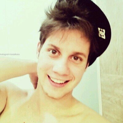 Meu Abrigo @dennerferrari ♥ Since 22.03.2013 Mô seguiu 02/04/2013 Dona: Jaynne     ADM: Beattriz