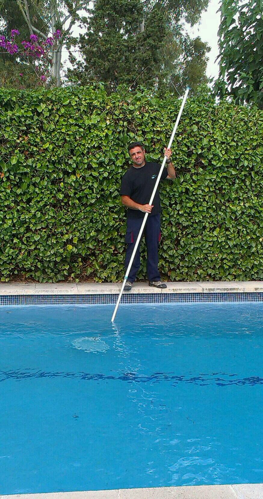 Servicio Integral para piscinas y exteriores, somos expertos y lo demostramos con profesionalidad. Contacta en servipiscina@hotmail.es