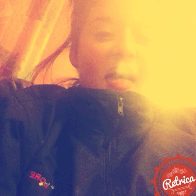 Dia duit;)! Im Geraldine Irish and proud love music and loads more follow i follow back yeye!x