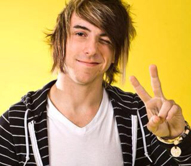 free follow :) follow @cayley_adtr182 and follow me on tumblr