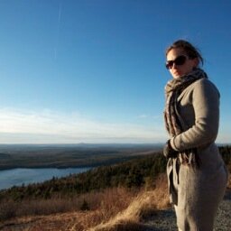A dreamer & explorer living in New England. Interested in Design, Architecture, Art, Music, Tango, Traveling, aprender español & Photography