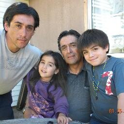 CORREDOR  DE PROPIEDADES FANATICO DE LA U DE CHILE Y DE  DEPORTES PUERTO MONTT,  DEMOCRATA CRISTIANO CONCERTACIONISTA. MIS HIJOS  Y NIETOS   MOTOR DE MI VIDA