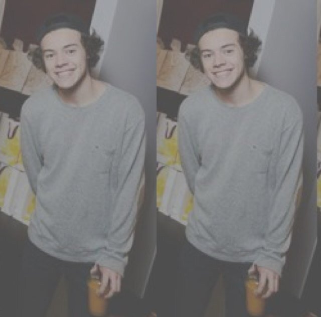 please follow @harrysduvet since i gave you a free follow :)