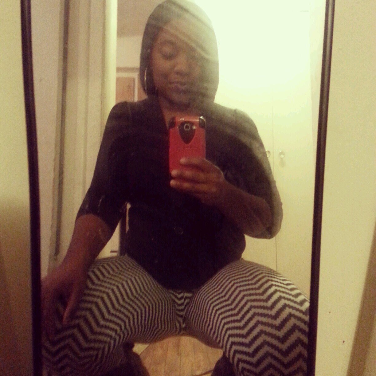 I RATHER B ALONE BUT I HATE BEIN LONELY,, U EITHA FUK WIT ME OR U DNT, IT IS WAT IT IS WELCOME TO TARA WORLD ♥ TEAM J ♥ TEAM US