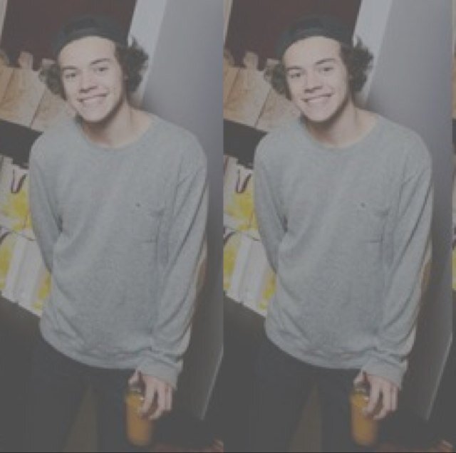 please follow @harrysduvet since i gave you a free follow :)