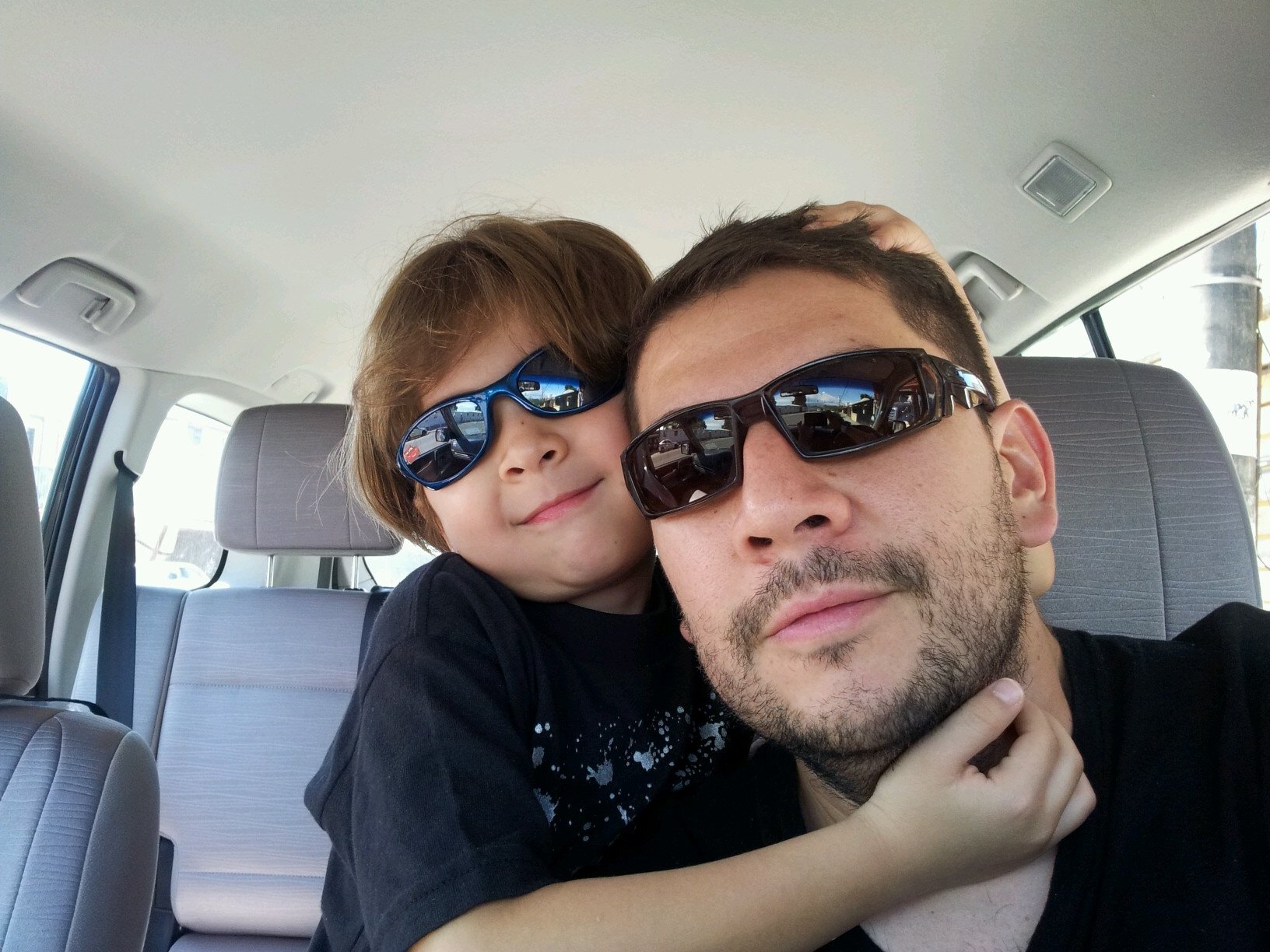 RandallOviedo's profile picture. Productor & Post productor | Motion Graphics Designer | Artista Unreal Engine