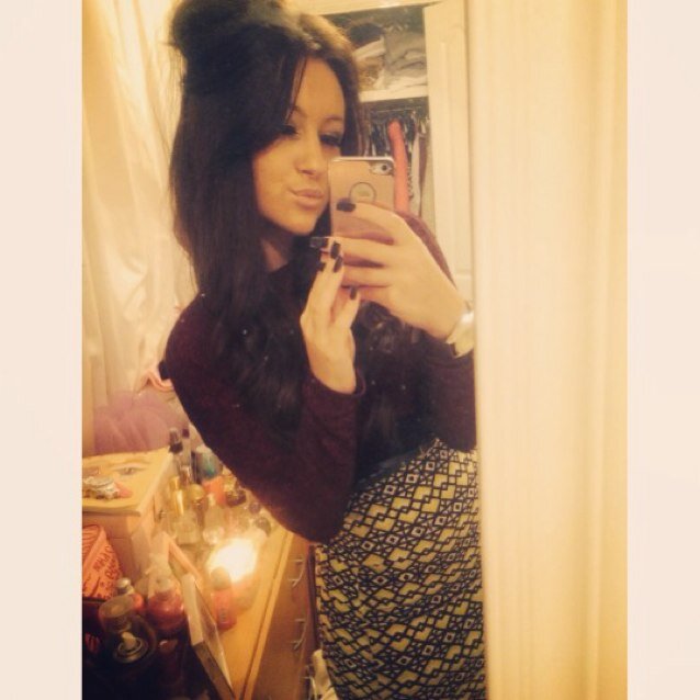 no point writing anything on here, people only look at your icon. but errr yeh, i follow back ♡♡♡ http://t.co/YWTukNLM