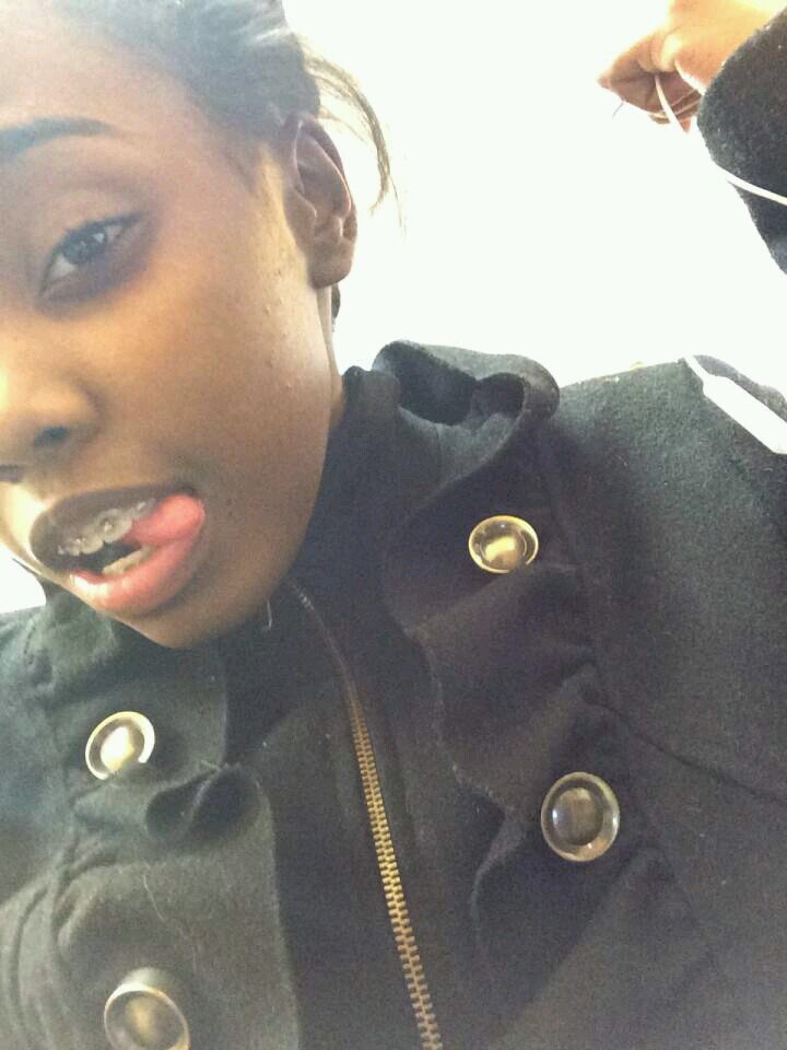single :) kik me : @_oak_kay FMOI @simply__yours I'm #Braceface :))