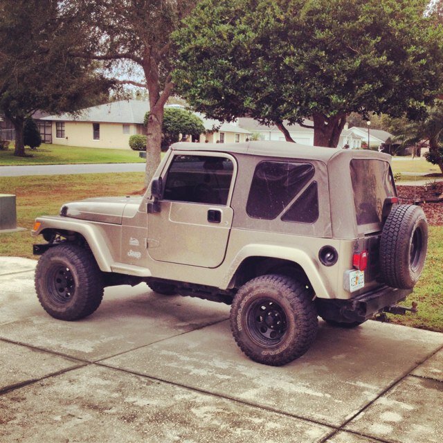 My names Will and I live in Florida. I drive a 2003 Wrangler. Follow me!
