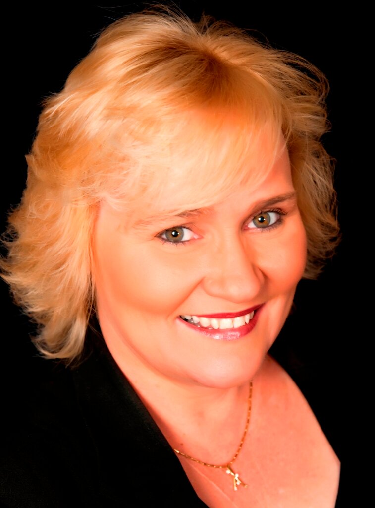 Kassandra has a professional background in management, sales and business for over 30 years, making her the perfect choice when Selling or Buying Real Estate!