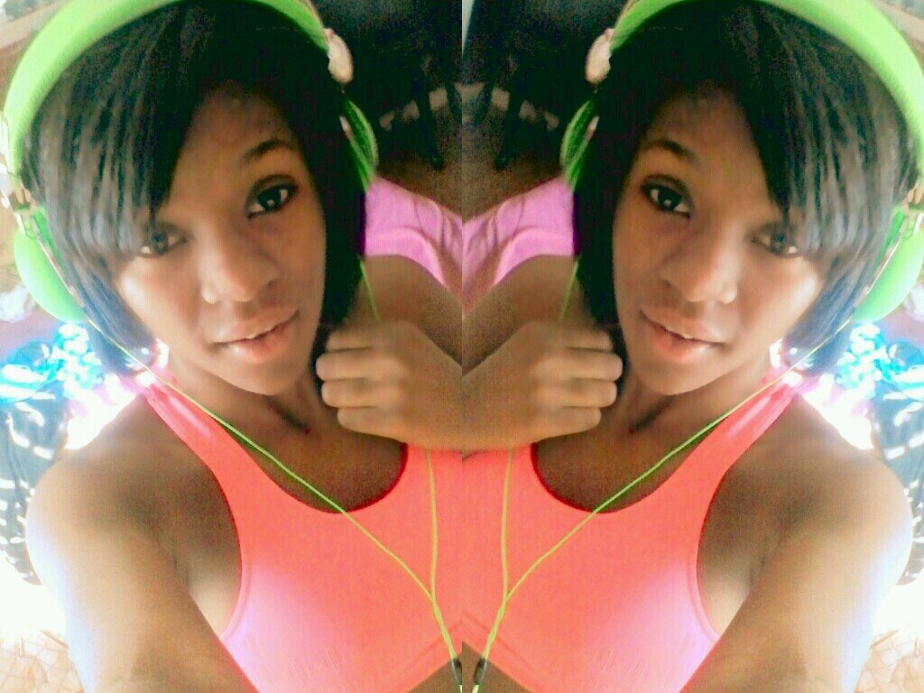 You should know whom i be TARIKA TRICE....! Dont follow me to unfollow me ... & if you messy get df off my shit ... hannn...