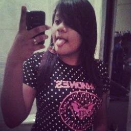 Sigam o twitter que eu uso diariamente  @4njinha  esse aqui é caso de quando eu ficar block (: