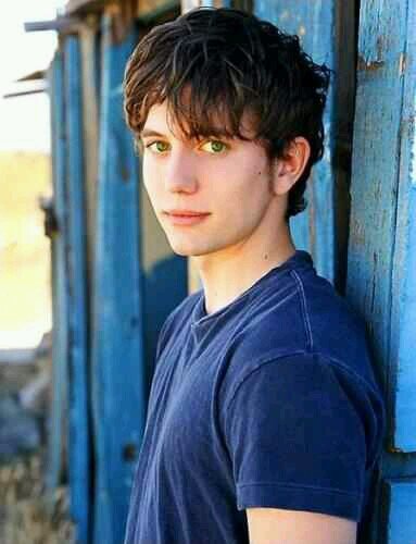 Hey, I'm Aaron, son of Apollo! My mom said this camp would be good for me, I hope she was right.#PJO #RP