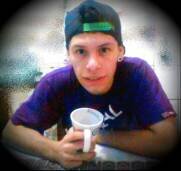 U.u  sou  um cara  com uma  personalidade boa e curto  muito brincar  e  zuar  ...