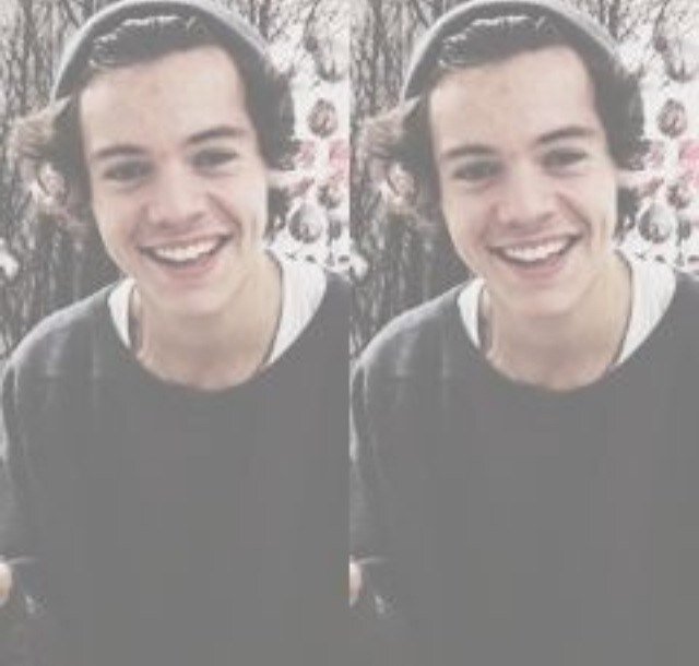 I like harry and sweaters and harry in sweaters
