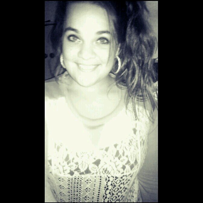 Just a small town girl trying to find myself in this big time world.♥ Freshman at NEO. God is my number one. Oklahoma strong.♥ #followme