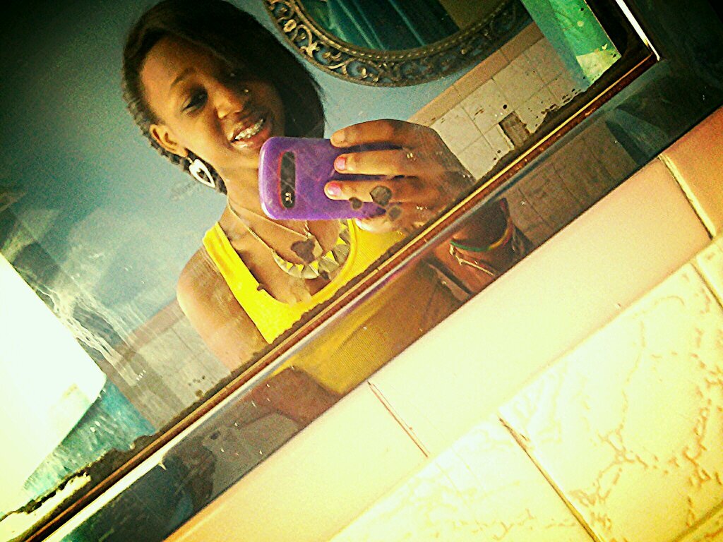 im a thurl youngin dont be shy to push tht follow button go @nive_cute_me