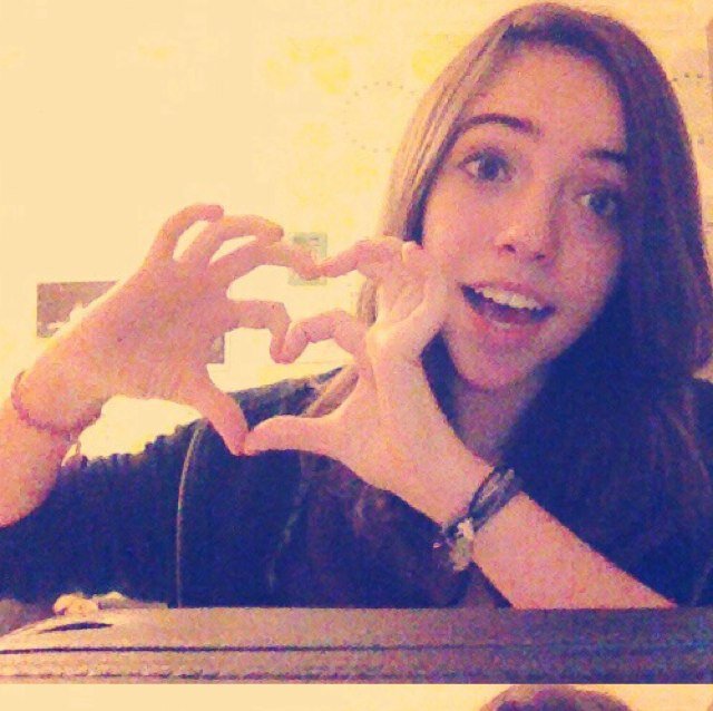 Hi ! I'm directioner, mixer and lovatic I follow back so follow me please. One direction my life !! 3 years !! Love music and dance !