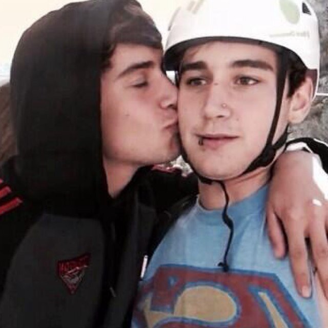 This is a free follow, all you have to do is follow @miller_ae 

Love you xx