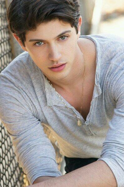 I'm Phoenix. I've been driven to the insanity but @Faust_Pride brought me back....Well kinda. #Single #Gay