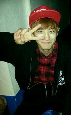 please follow my Active account @PrakChanyoel for more EXO and Chanyeol updates! :)