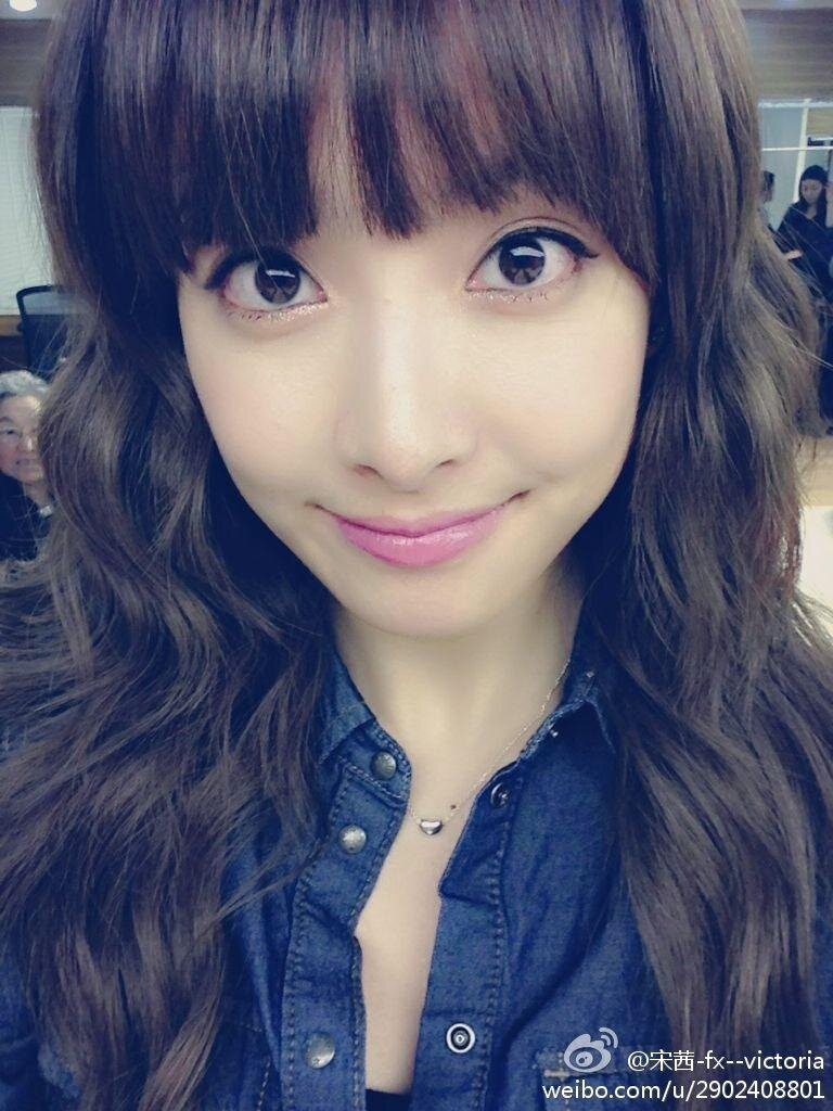 Roleplayer of f(x)'s Victoria Song - Leader & Main Dancer - February 2 1987 - Let's be friend! ^^