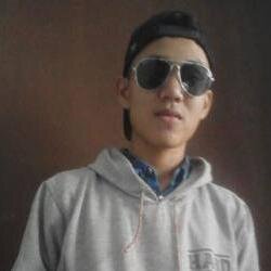 lelaki yg hebat slalu ada cewe d belakangnya ..:)