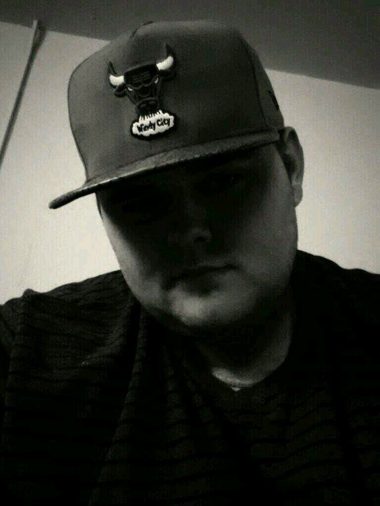 #TeamSnapback#TeamStrapbadck#TeamDaddy#TeamFollowback#leghoooo