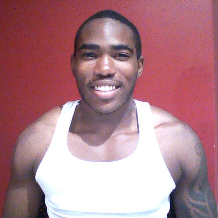 My name is Alize, I'm 19. just Coolin