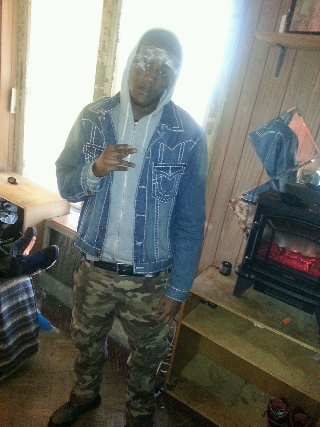 #tallswagg... bitch thts the team!!... I'm me 100% to the heart... never seen wit fakes... NYC birth me Brooklyn raised me #Crown Heights