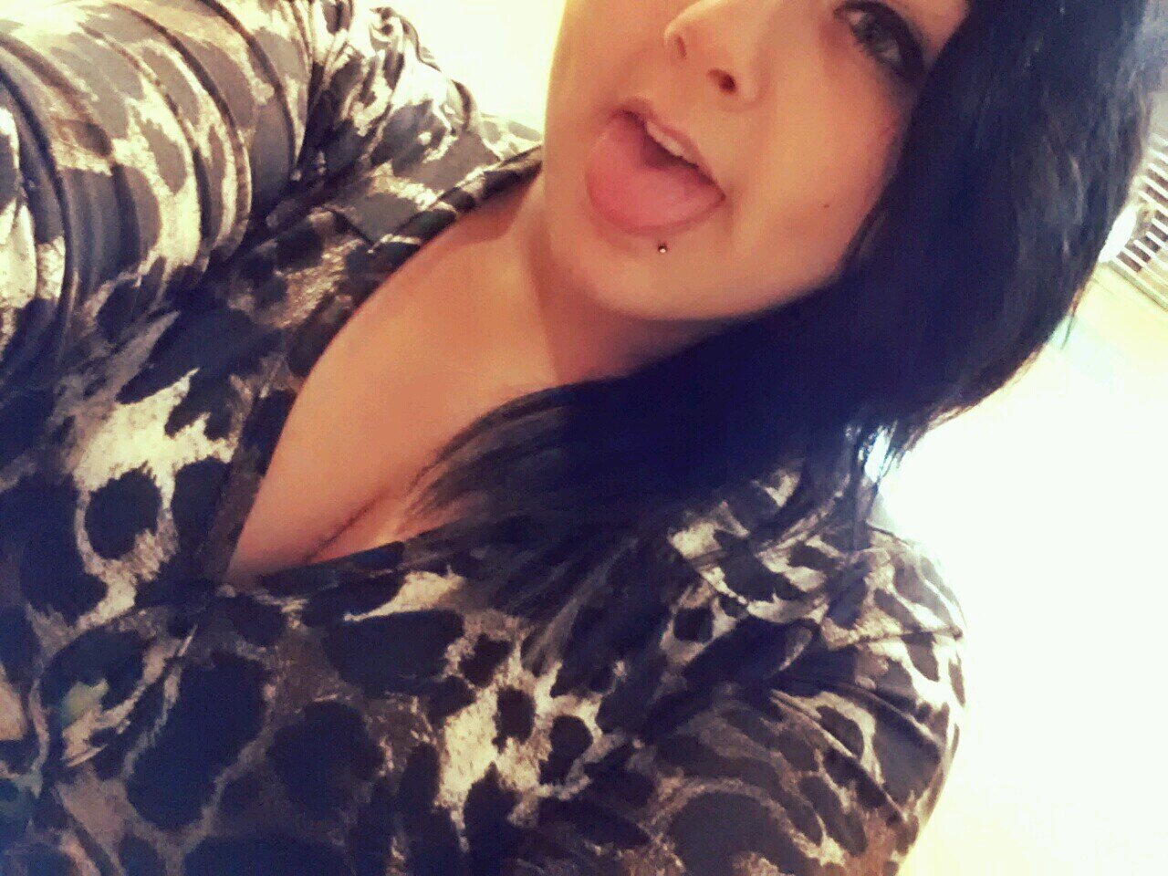 annamarie1299's profile picture. I'm really shy but a sweet heart and protective I'm a metal head :) I love my friends and my boyfriend I am taken :josue!♥★☆★☆☆♥