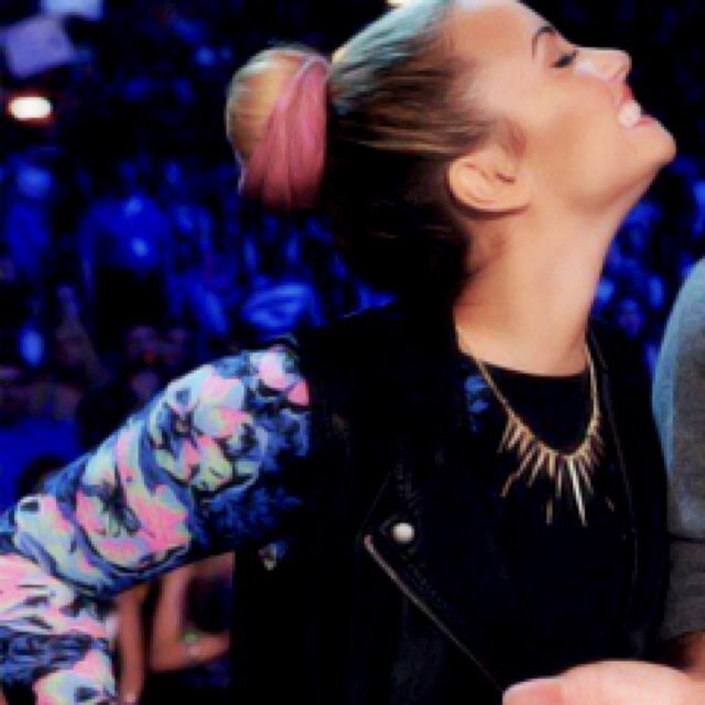 This is my back up PLEASE FOLLOW lovatoIickme