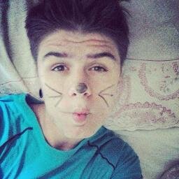 Isso mesmo sou fã do Lucas,problems?Acho bom não ter ♥