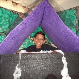 meu nome é João Vitor tenho 10 anos e adoro minha mãe e meu pai...S2