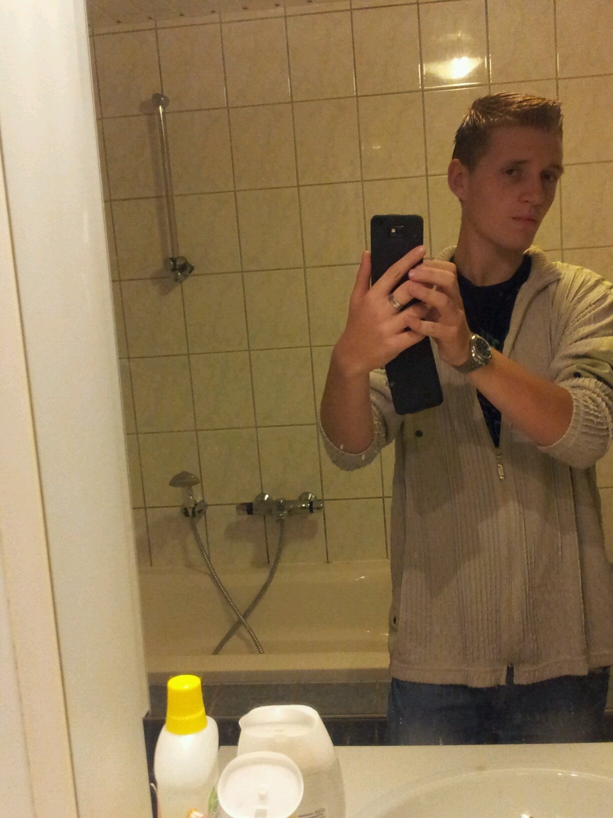 Pianist/ gitarist, mbo1, beveiliging, paarden,