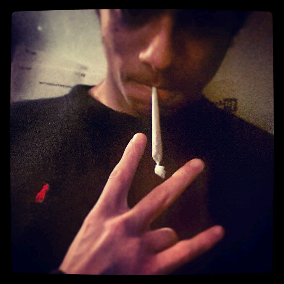 Instagram : DJHAMLETHUDDZ