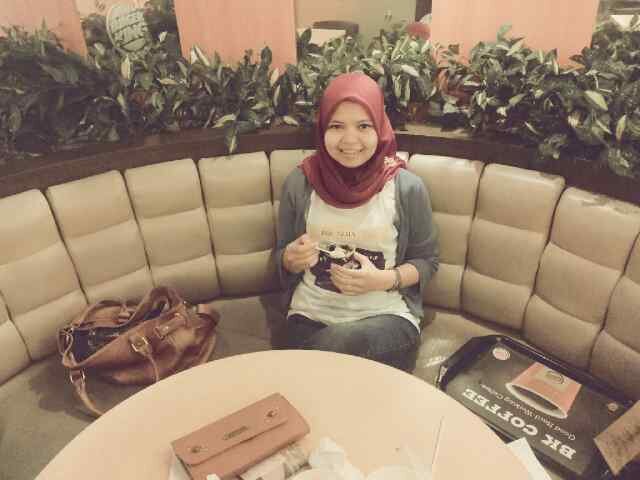 Yunisimpel's profile picture. 