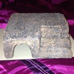 we make custom hides, basking spots, ledges, water bowls and backgrounds check our photo album or our facebook page http://t.co/Q2hP5fW7Rx