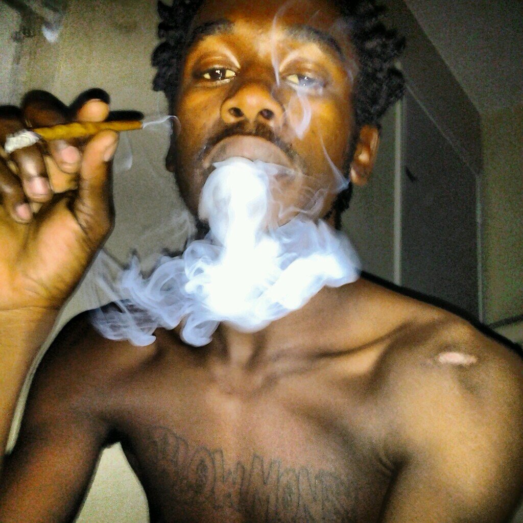 blowmoney n smoke dope lol exotic nigga