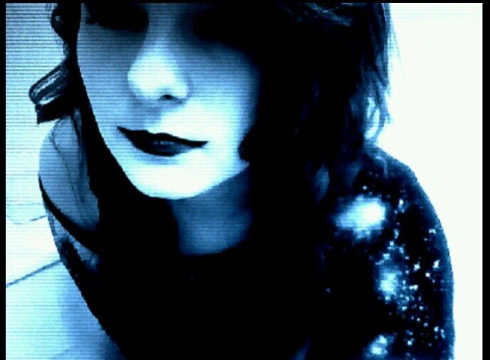 Hello, i am Jane the killer.. I'm not good with introductions. Sleep Well.           #takenby @Hopesfailure